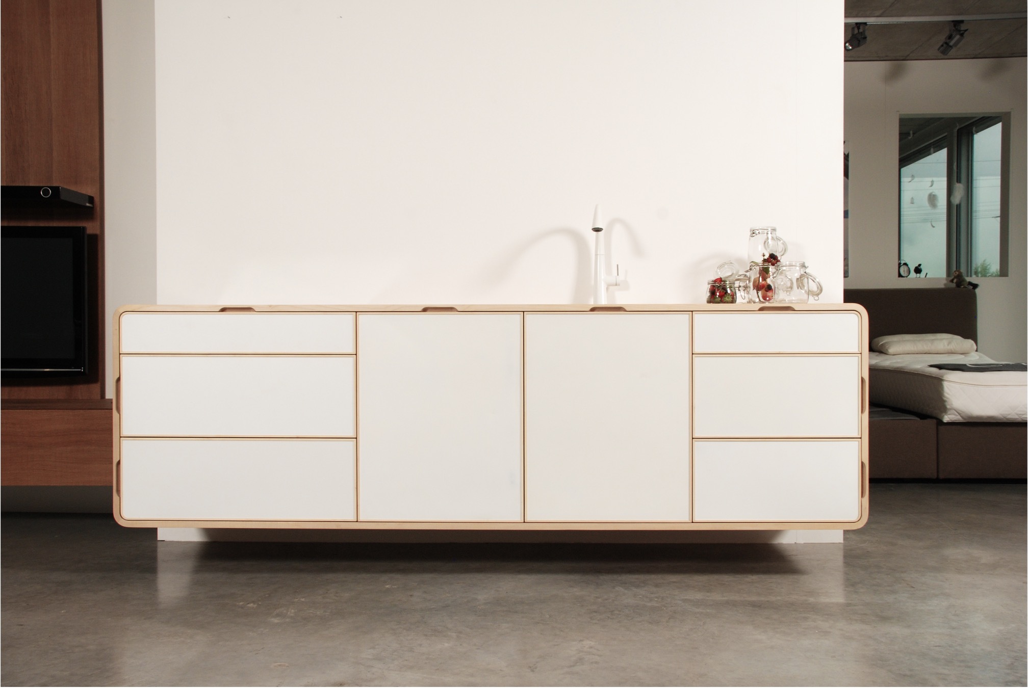 Showroom 9